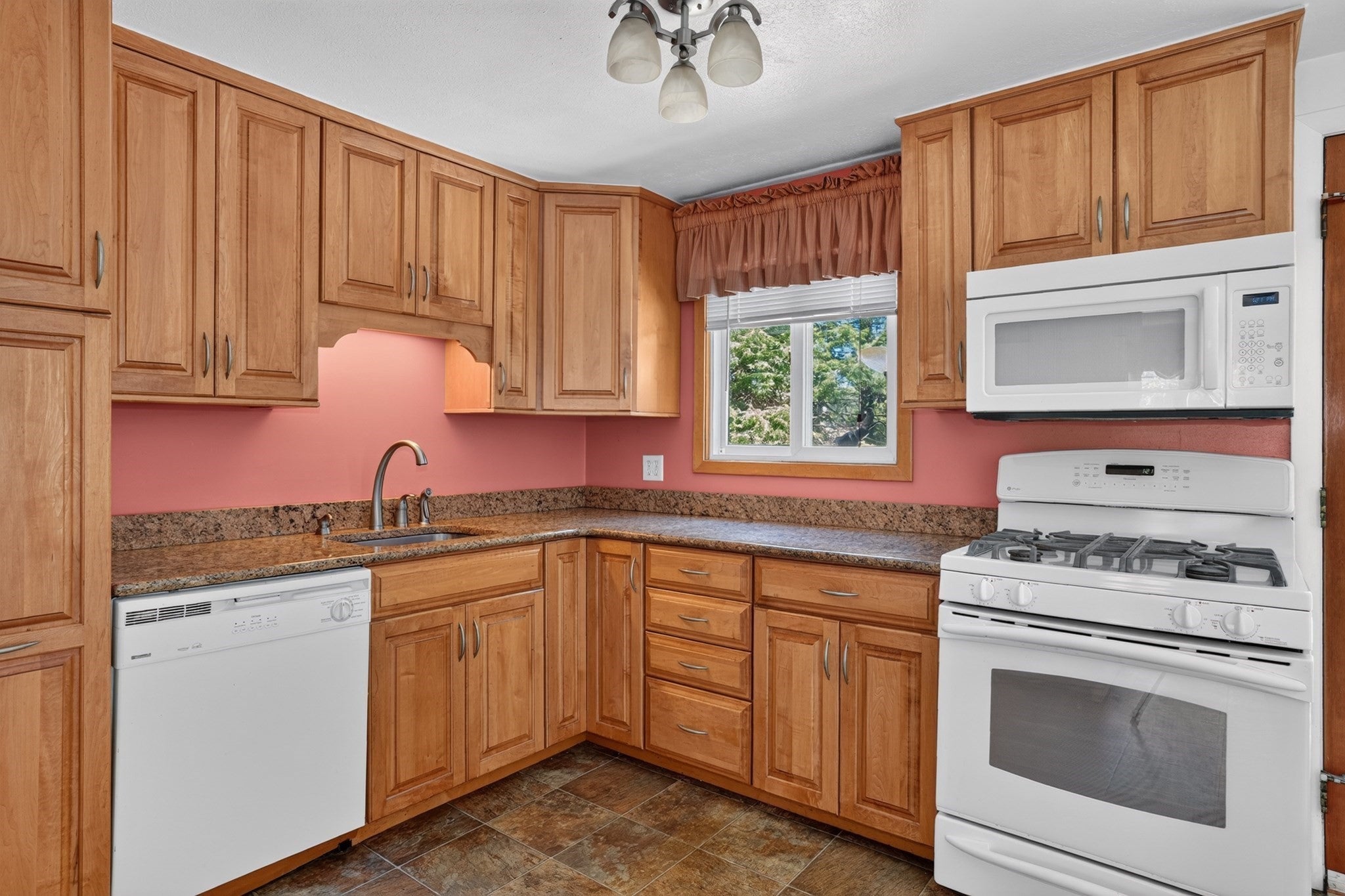 3 Old Colony Rd, Burlington, MA, 3 Old Colony Rd, Burlington, MA Photo #14