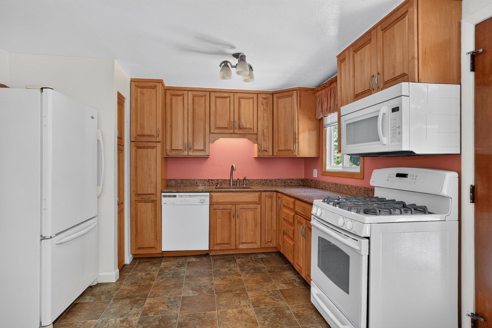 3 Old Colony Rd, Burlington, MA, 3 Old Colony Rd, Burlington, MA Photo #13
