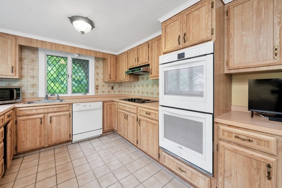 54 Rockwood Rd, Norfolk, MA Photo #12