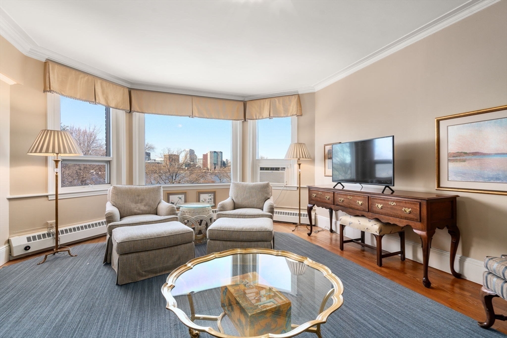 250 Beacon St 8