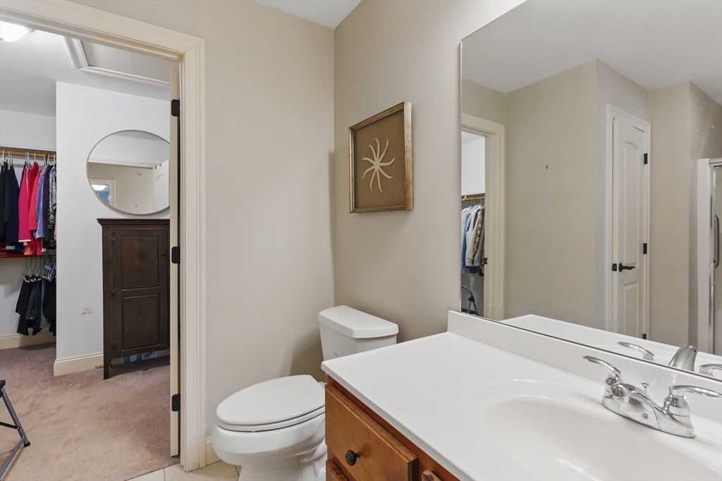 West Springfield, Massachusetts 01089, United States, 2 Bedrooms Bedrooms, ,2 BathroomsBathrooms,Residential,Pending,109798