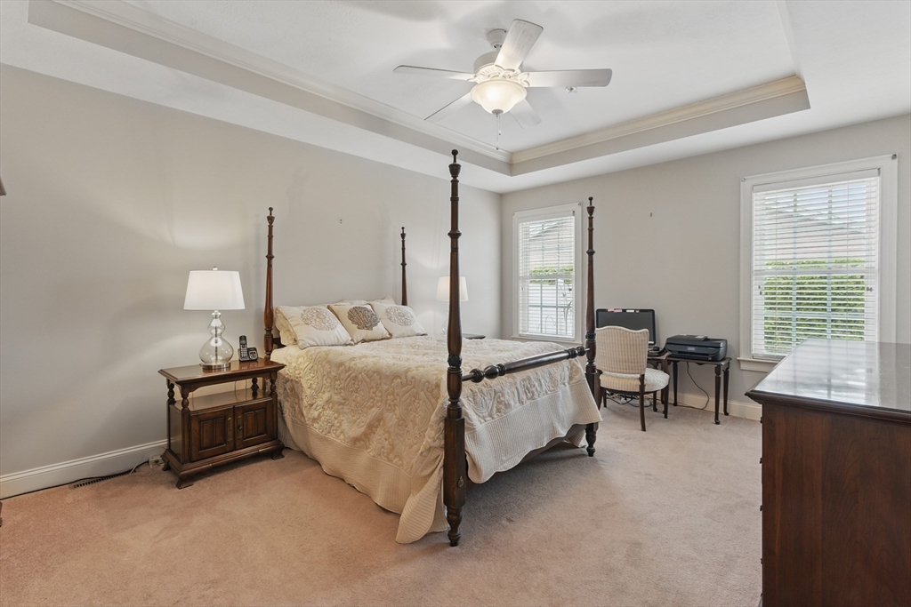 West Springfield, Massachusetts 01089, United States, 2 Bedrooms Bedrooms, ,2 BathroomsBathrooms,Residential,Pending,109798