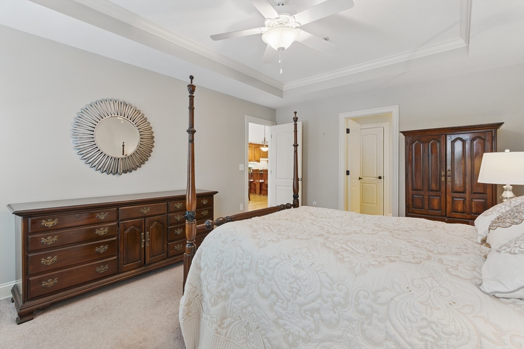 West Springfield, Massachusetts 01089, United States, 2 Bedrooms Bedrooms, ,2 BathroomsBathrooms,Residential,Pending,109798