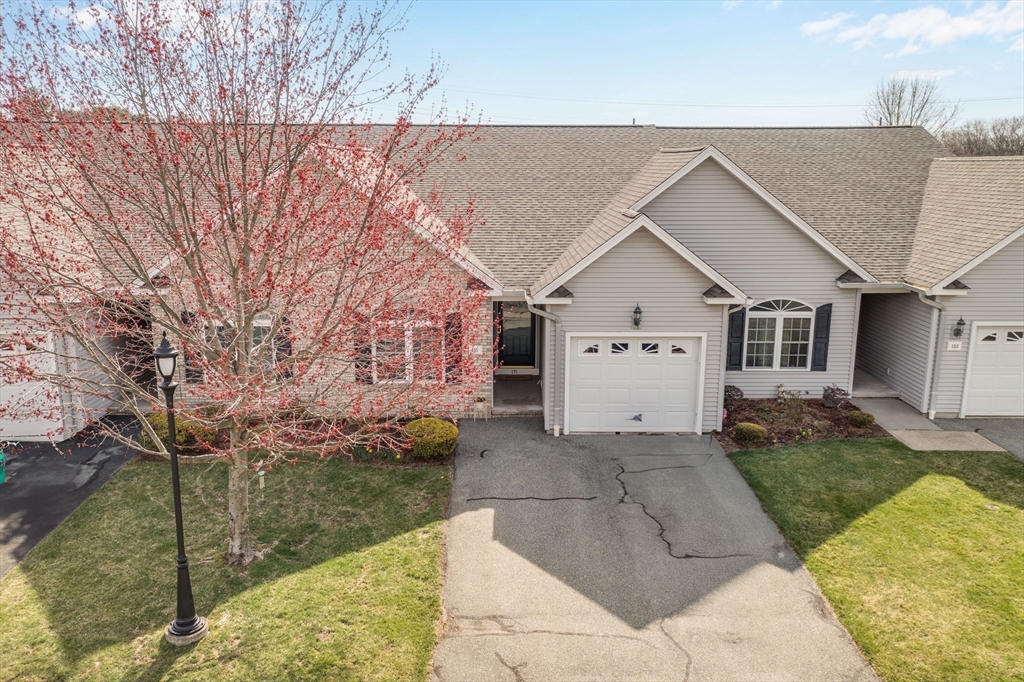 West Springfield, Massachusetts 01089, United States, 2 Bedrooms Bedrooms, ,2 BathroomsBathrooms,Residential,Pending,109798