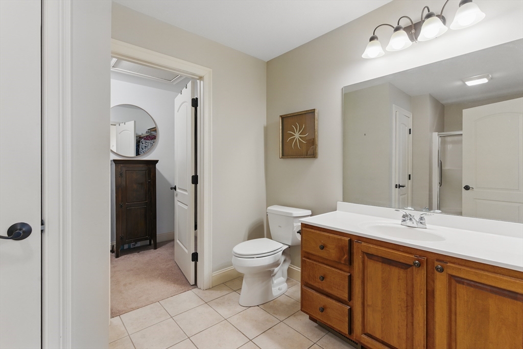 West Springfield, Massachusetts 01089, United States, 2 Bedrooms Bedrooms, ,2 BathroomsBathrooms,Residential,Pending,109798