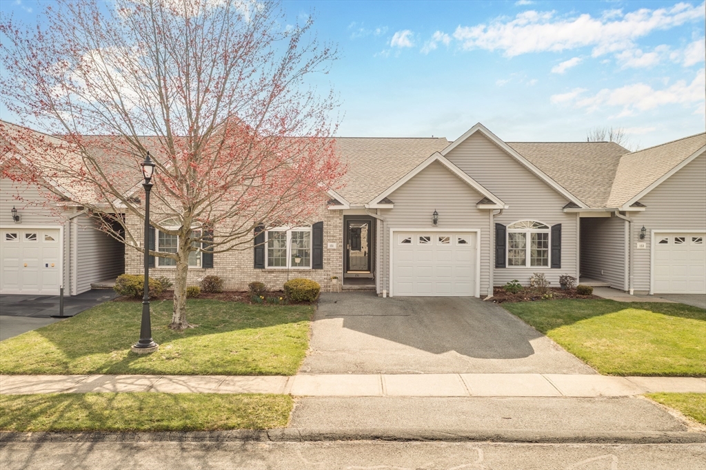 West Springfield, Massachusetts 01089, United States, 2 Bedrooms Bedrooms, ,2 BathroomsBathrooms,Residential,Pending,109798