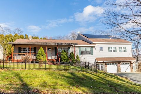 16 Opeechee St Lanesborough MA 01237