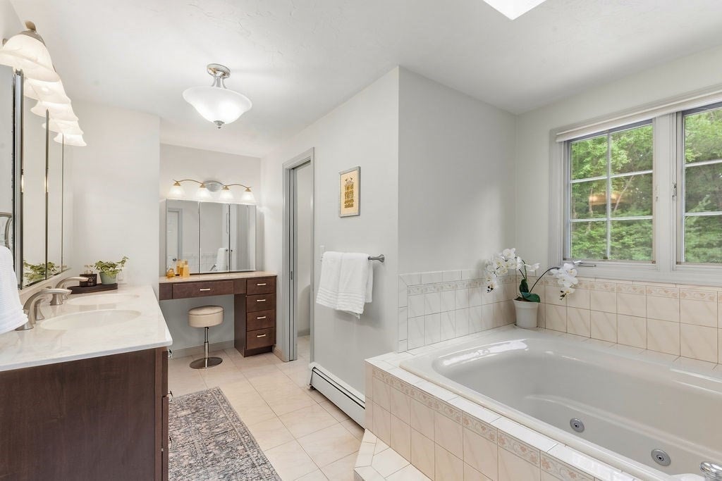 18 Fredric Ln, Mansfield, MA Photo #37