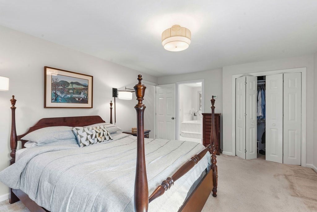 18 Fredric Ln, Mansfield, MA Photo #35