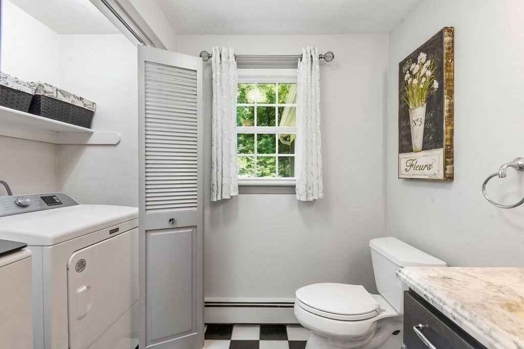 18 Fredric Ln, Mansfield, MA Photo #16