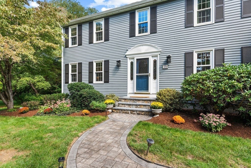 18 Fredric Ln, Mansfield, MA Photo #9