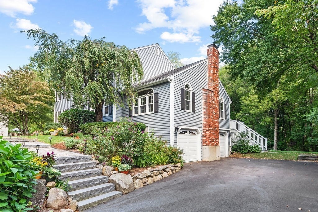 18 Fredric Ln, Mansfield, MA Photo #8