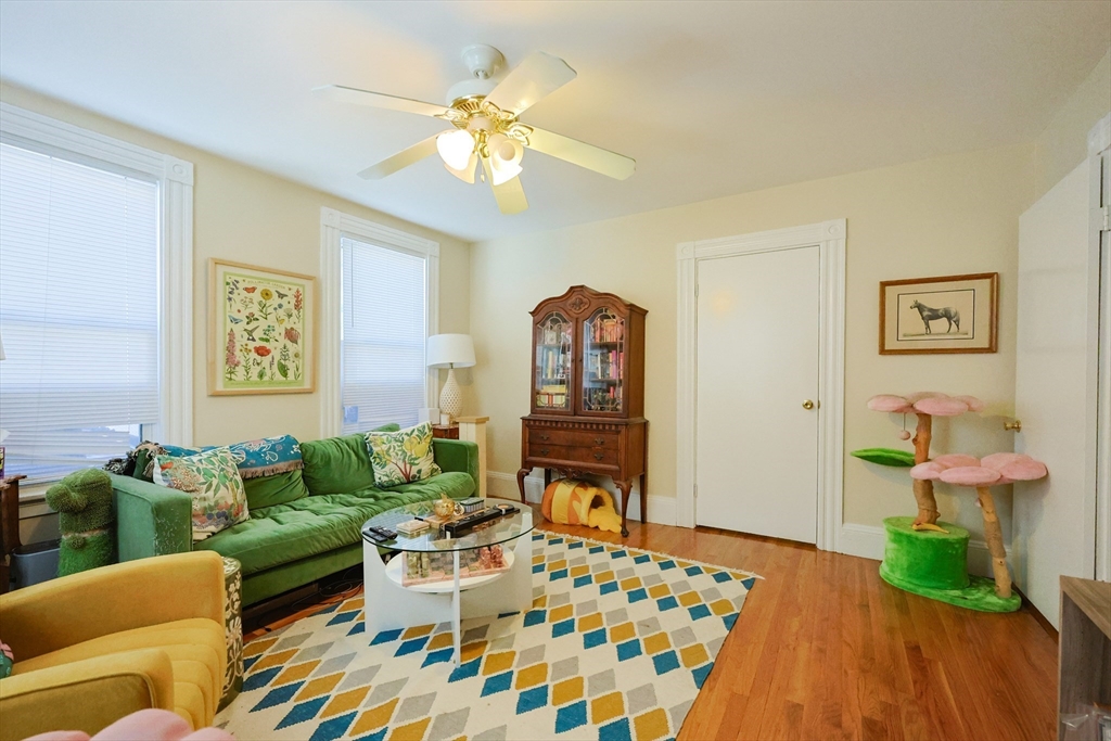 124 Amory St
