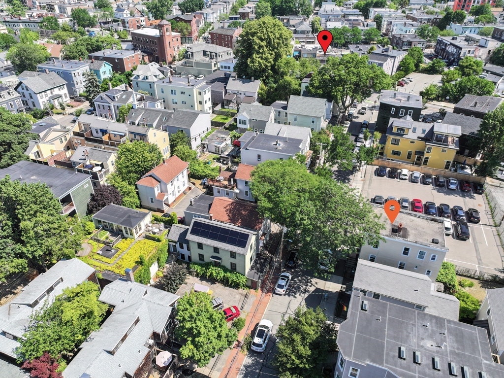 124 Amory St