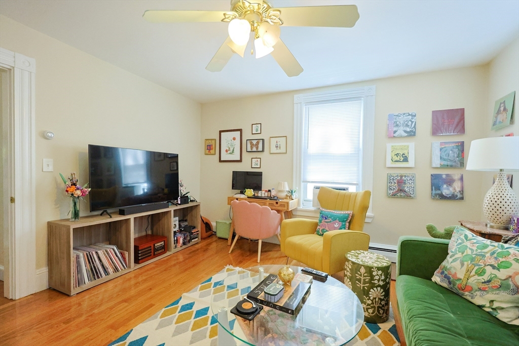 124 Amory St