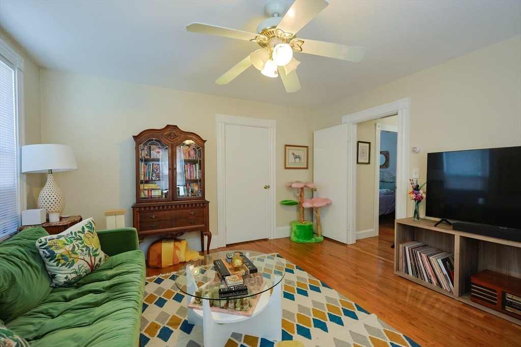 124 Amory St