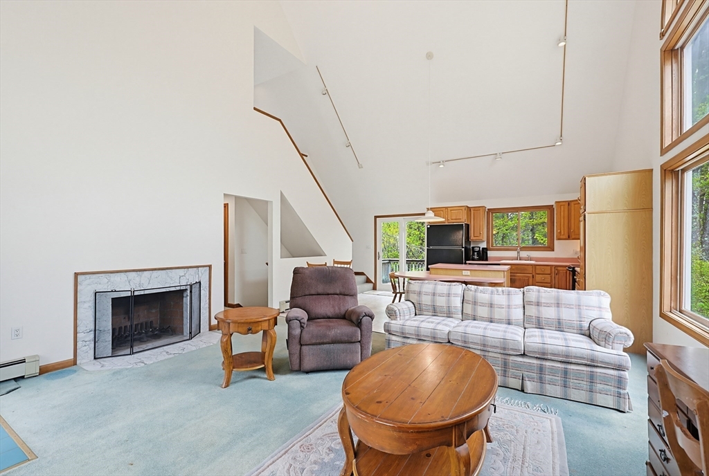 1 Cheyenne Dr, Hubbardston, MA Photo #9