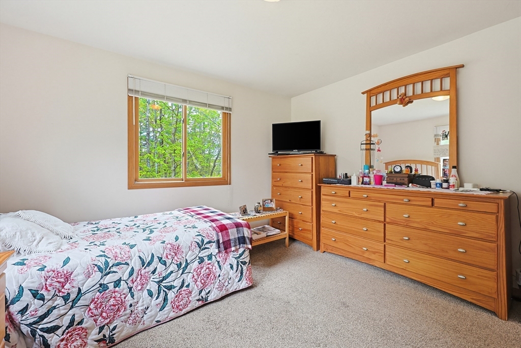 1 Cheyenne Dr, Hubbardston, MA Photo #19
