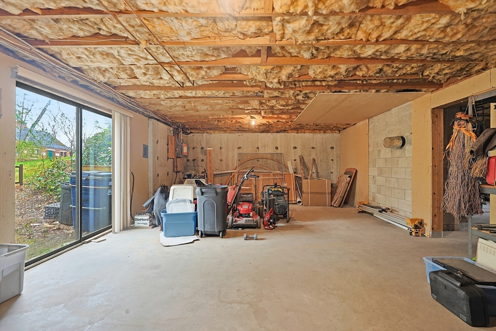 1 Cheyenne Dr, Hubbardston, MA Photo #28