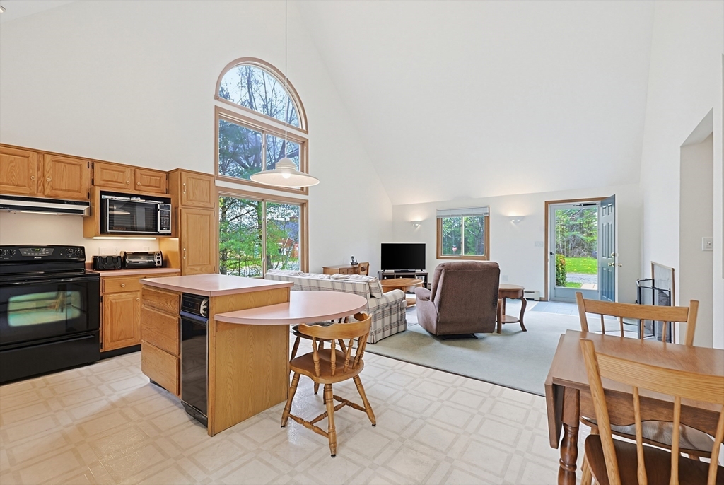1 Cheyenne Dr, Hubbardston, MA Photo #7