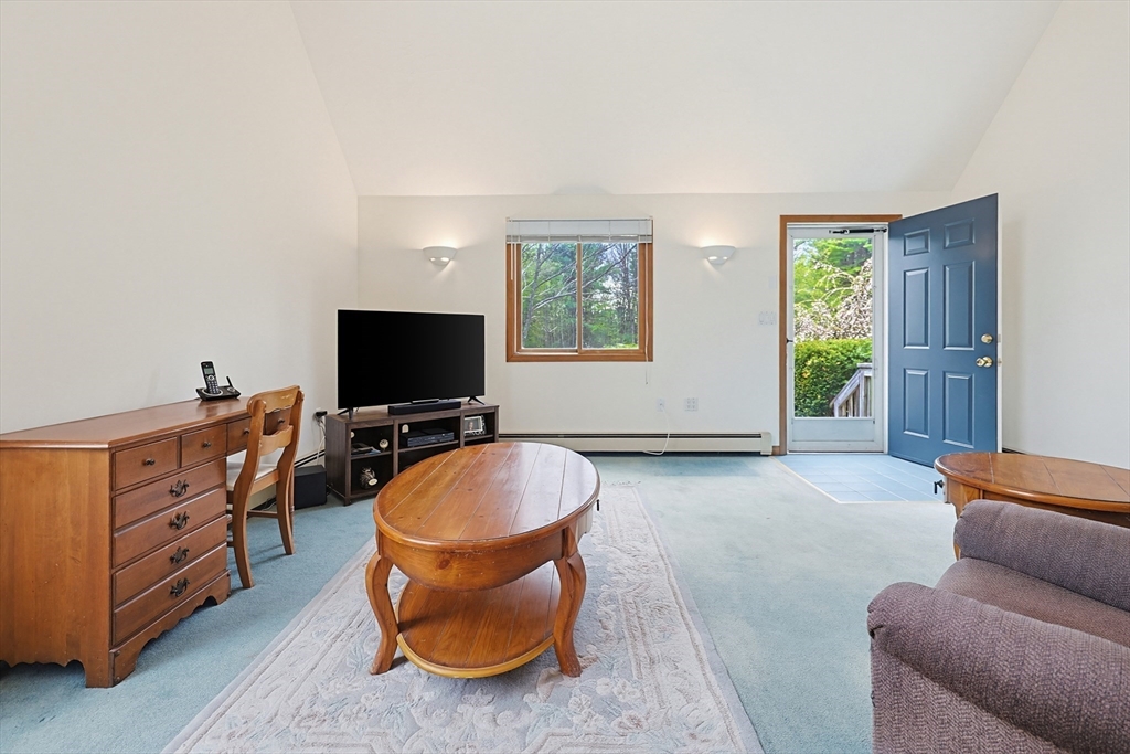 1 Cheyenne Dr, Hubbardston, MA Photo #10
