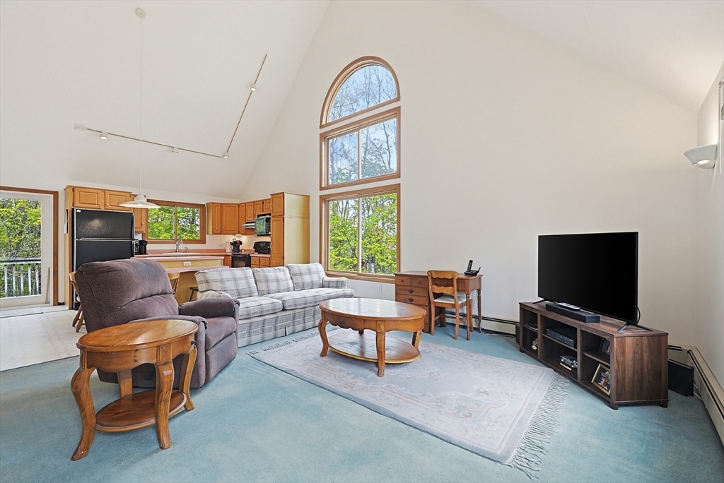 1 Cheyenne Dr, Hubbardston, MA Photo #8