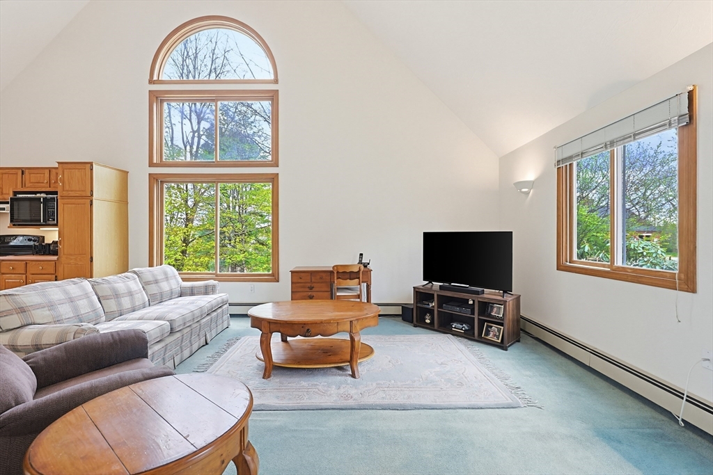 1 Cheyenne Dr, Hubbardston, MA Photo #11
