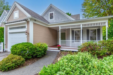 1 Applewood Ct 1 Bourne MA 02532