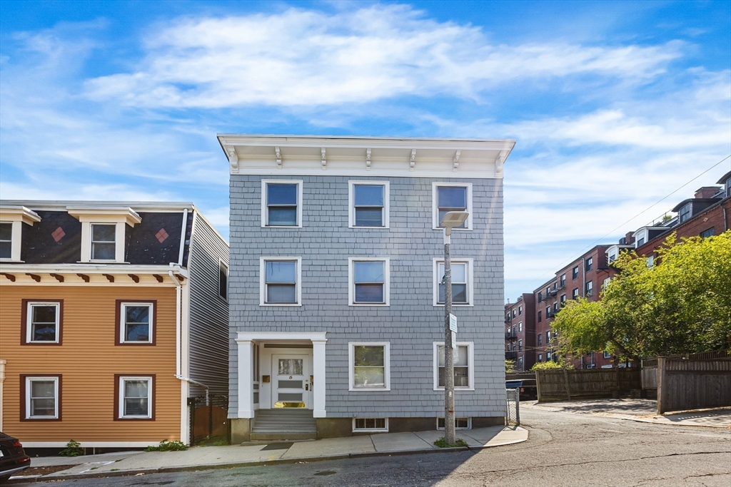5 Monument St