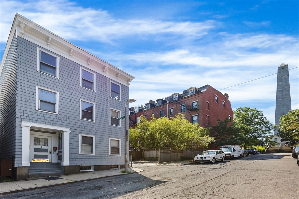 5 Monument St