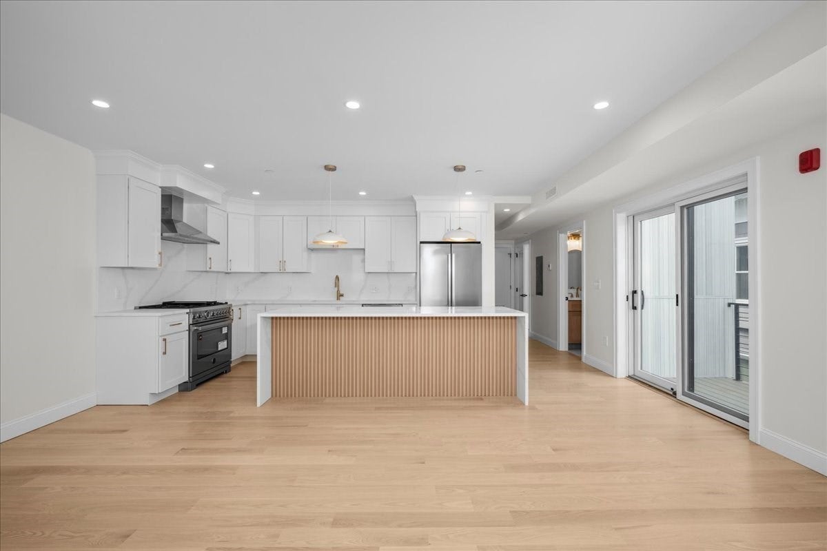595 Broadway