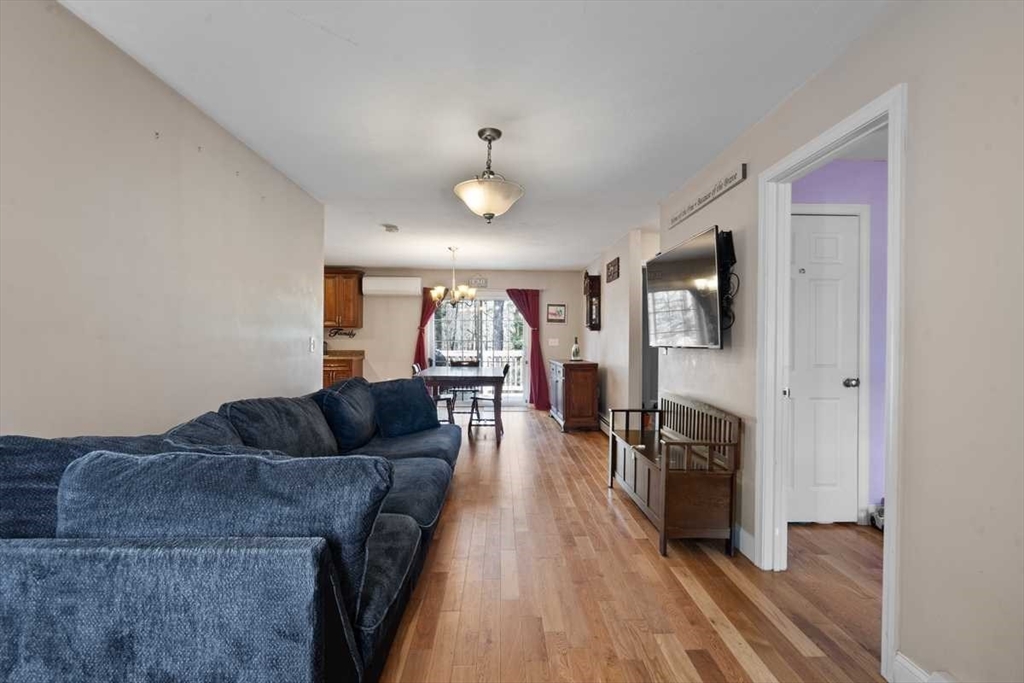 9 Debbie Dr