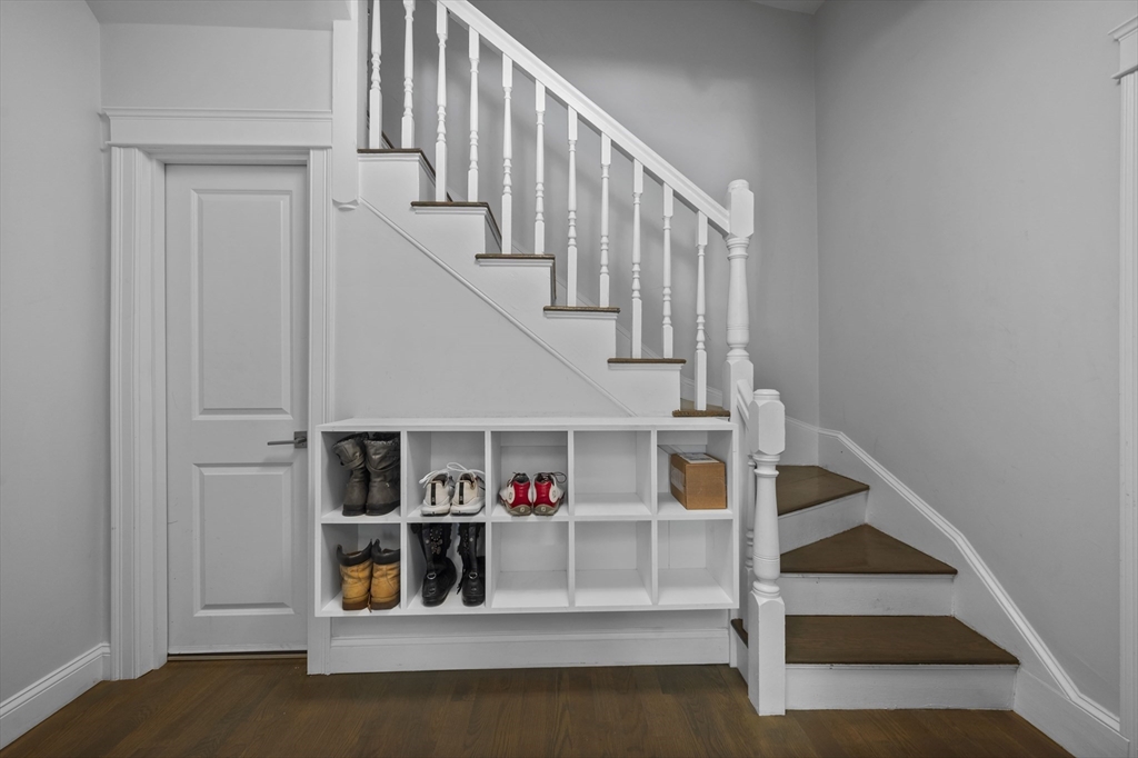21 Whitney Ave 1L