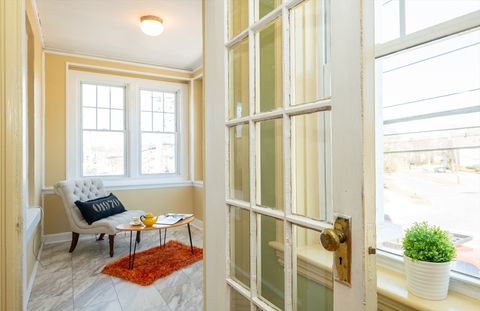 Photo of 434 Essex Street #2R, Salem, MA 01970 (MLS # 73499705)