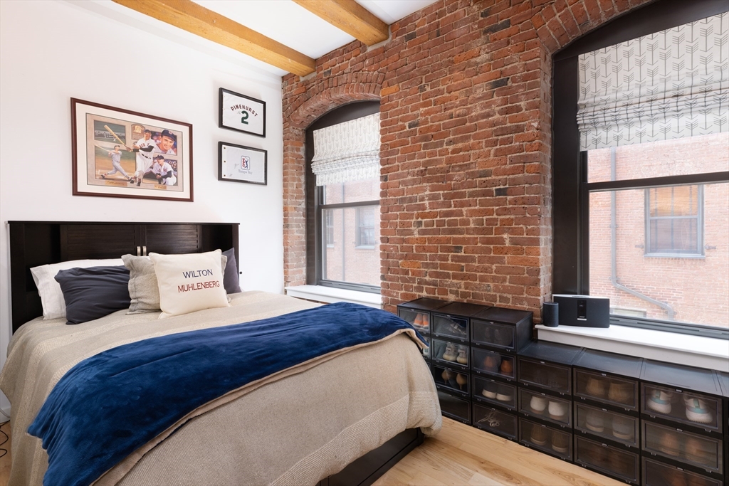21 Wormwood St 310