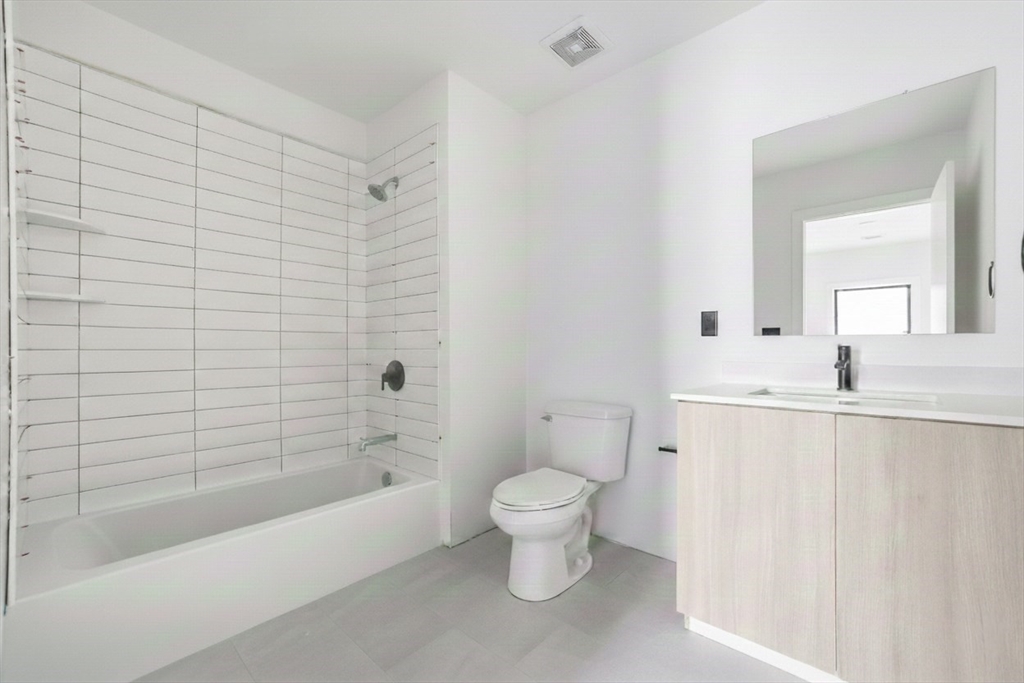 1035 Commonwealth Ave 201