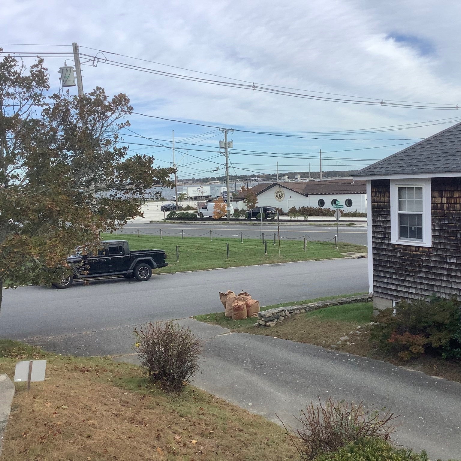 10 Clara St, New Bedford, MA Photo #17