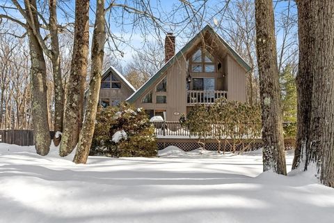 87 Norwood Ave Leominster MA 01453