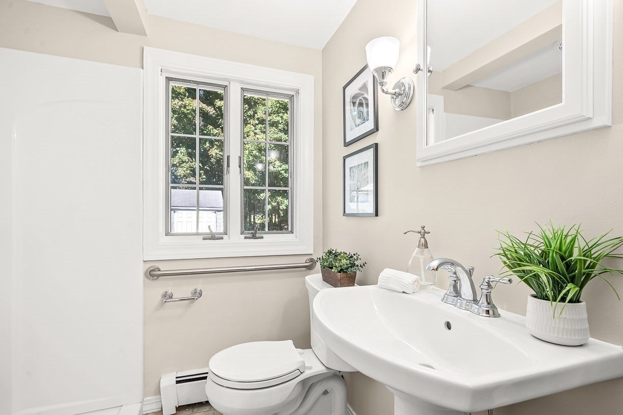 12 Leo Ave, Dracut, MA, 12 Leo Ave, Dracut, MA Photo #18