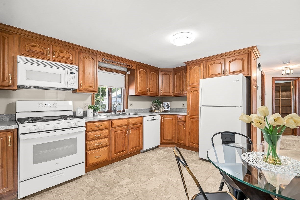 12 Leo Ave, Dracut, MA, 12 Leo Ave, Dracut, MA Photo #9