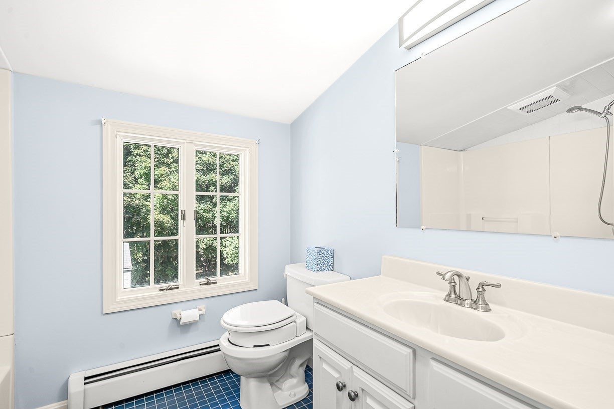 12 Leo Ave, Dracut, MA, 12 Leo Ave, Dracut, MA Photo #23