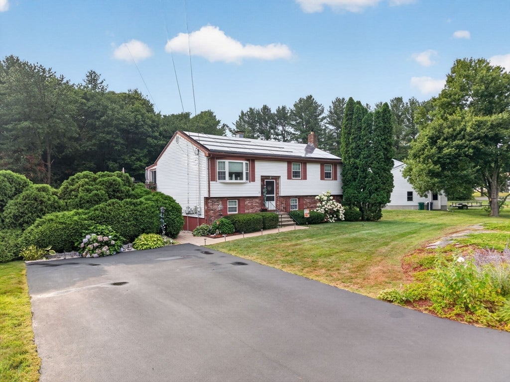 17 Coach Rd, Billerica, MA, 17 Coach Rd, Billerica, MA Photo #2
