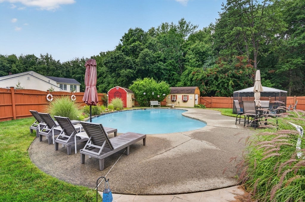 17 Coach Rd, Billerica, MA, 17 Coach Rd, Billerica, MA Photo #15