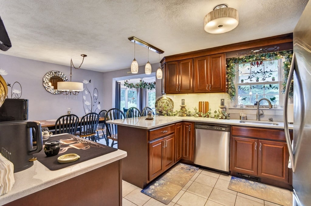17 Coach Rd, Billerica, MA, 17 Coach Rd, Billerica, MA Photo #23