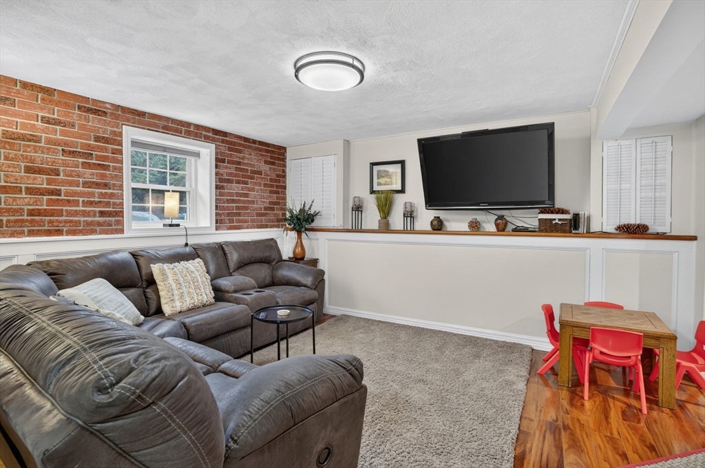 17 Coach Rd, Billerica, MA, 17 Coach Rd, Billerica, MA Photo #35
