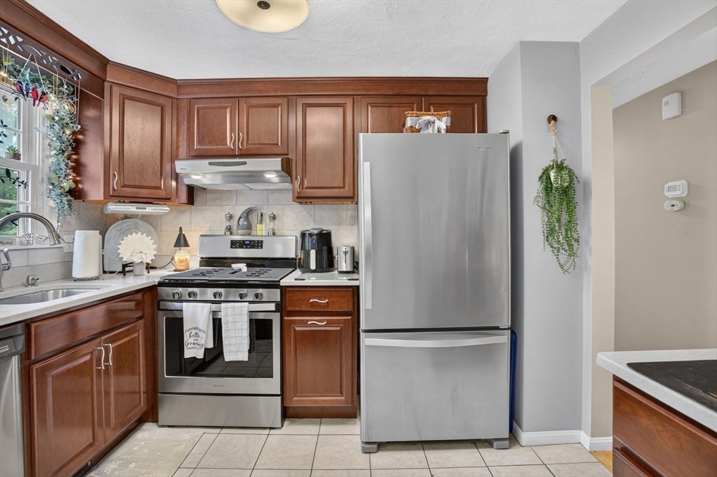 17 Coach Rd, Billerica, MA, 17 Coach Rd, Billerica, MA Photo #20