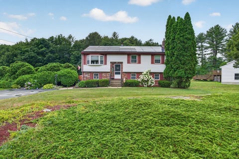 Photo of 17 Coach Rd, Billerica, MA 01862 (MLS # 73556797)