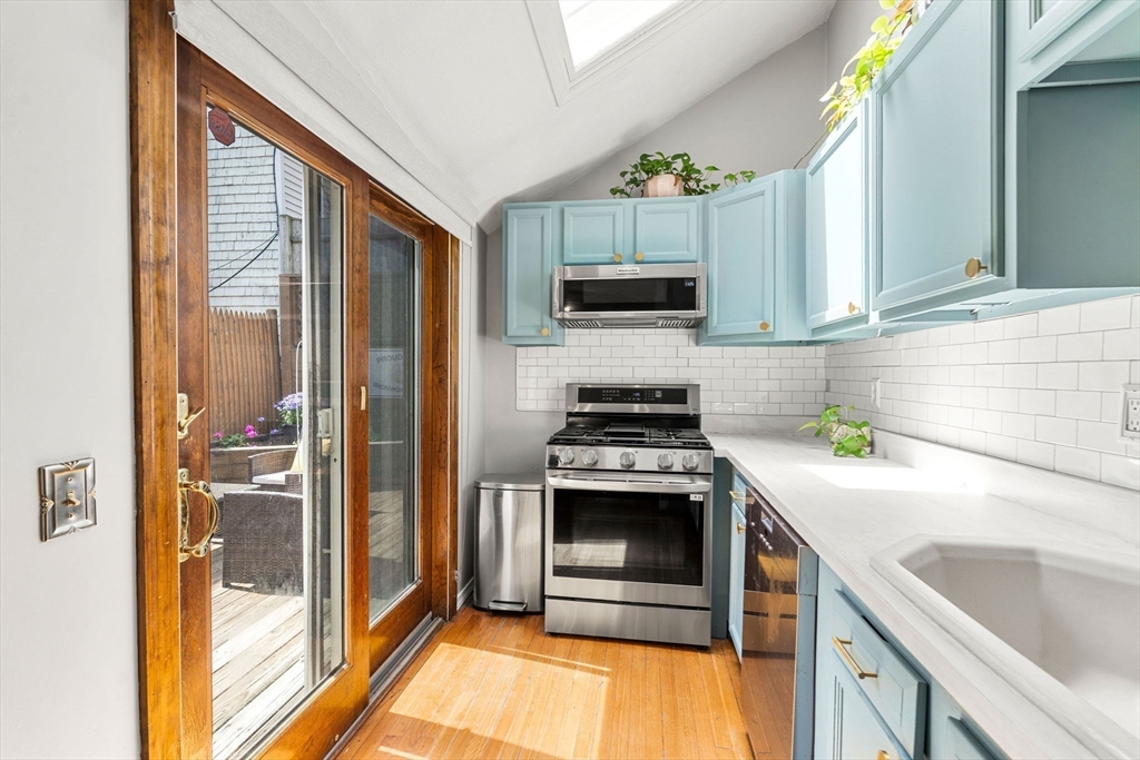 223 Bolton St, Boston, MA Photo #3