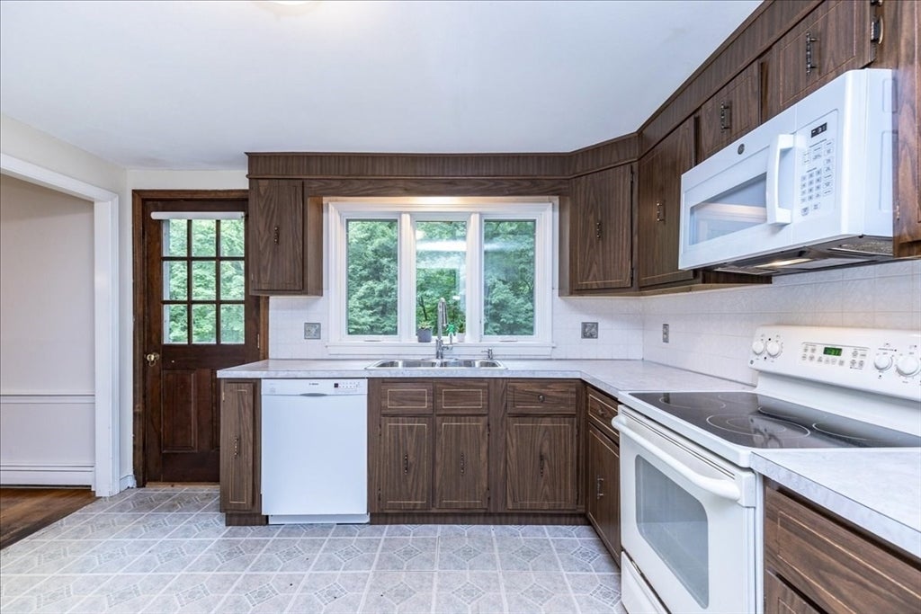 37 Kathleen Drive, Andover, MA, 37 Kathleen Drive, Andover, MA Photo #10