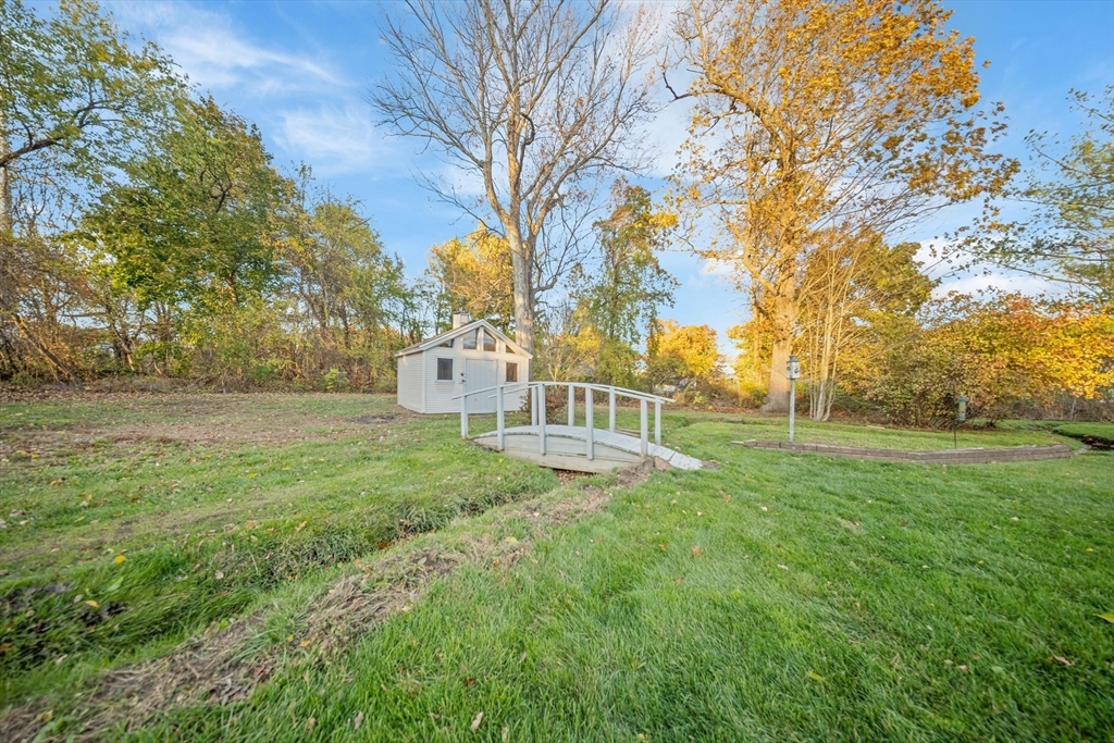 86 Willow Book Drive